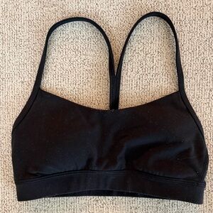 Women's Flow Y sports bra
